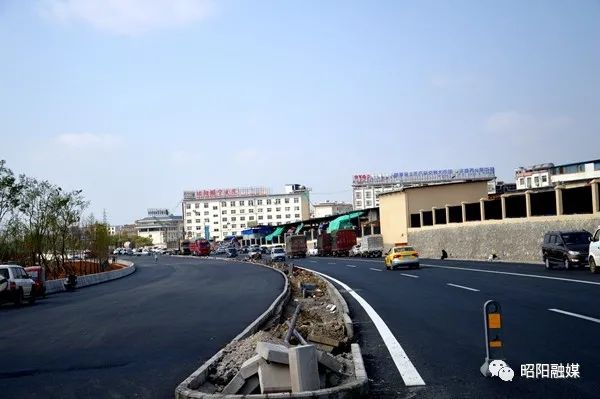 昭通中心城市西环线道路建设快速推进