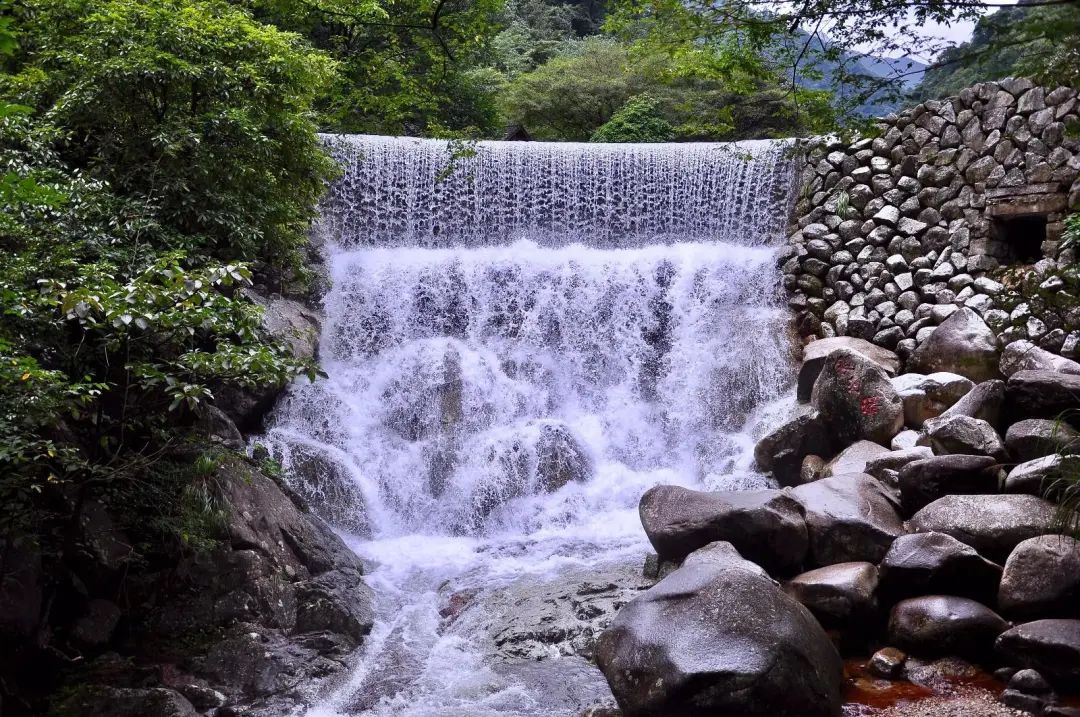 寿禅寺—云中湖—瑞庆宫—铜鼓包通山一曰游b线: 石龙峡一金鸡谷一 闯