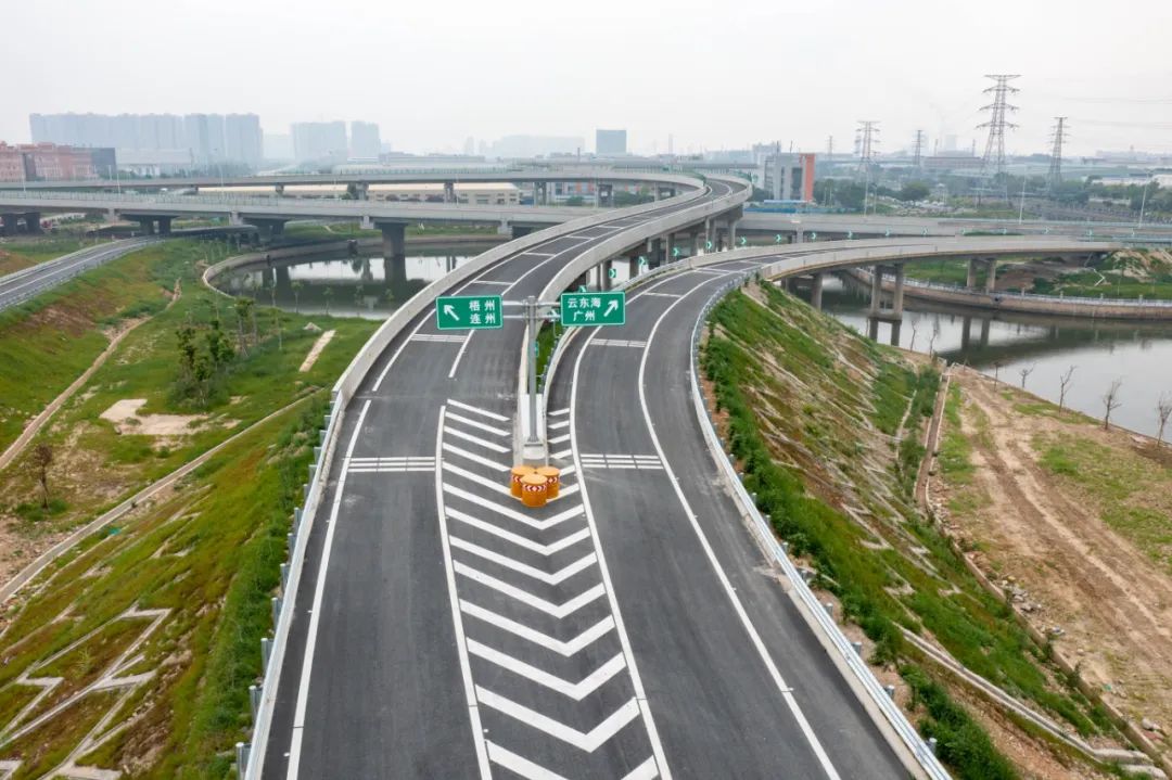 今天广佛肇高速公路全线通车