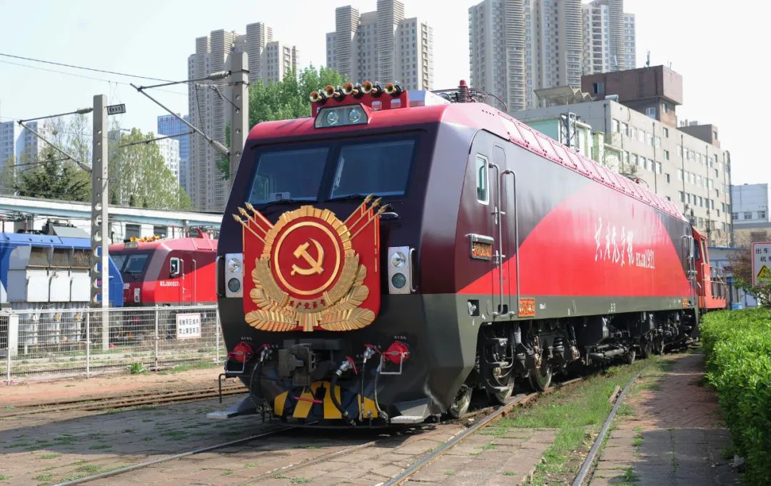 电力机车一起了解ta的寓意与设计理念"共产党员号"机车在普通和谐3d型