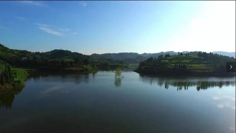 铜鼓山气候宜人,空气清新,每年的3月到5月为最佳游玩时间.