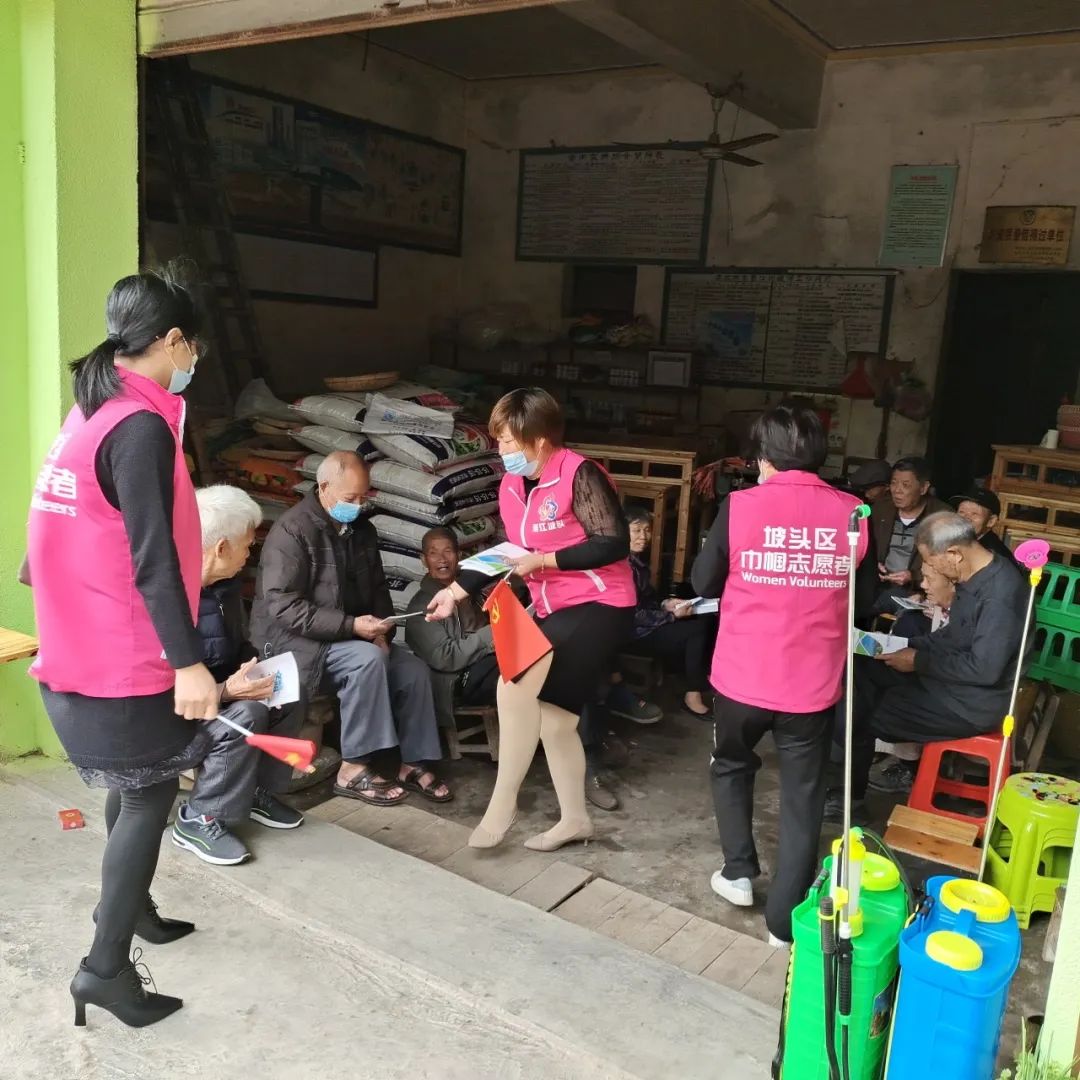 南调街妇联组织妇女干部到官渡镇泮北村遗风小学旧址开展"学党史 颂党