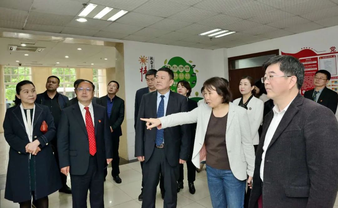 学校与伊犁师范大学签署对口支援合作协议