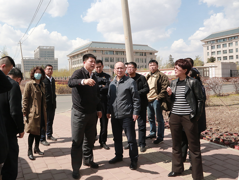 4月28日,长春新区所属高新区党工委书记,管委会主任薛春龙带队踏查