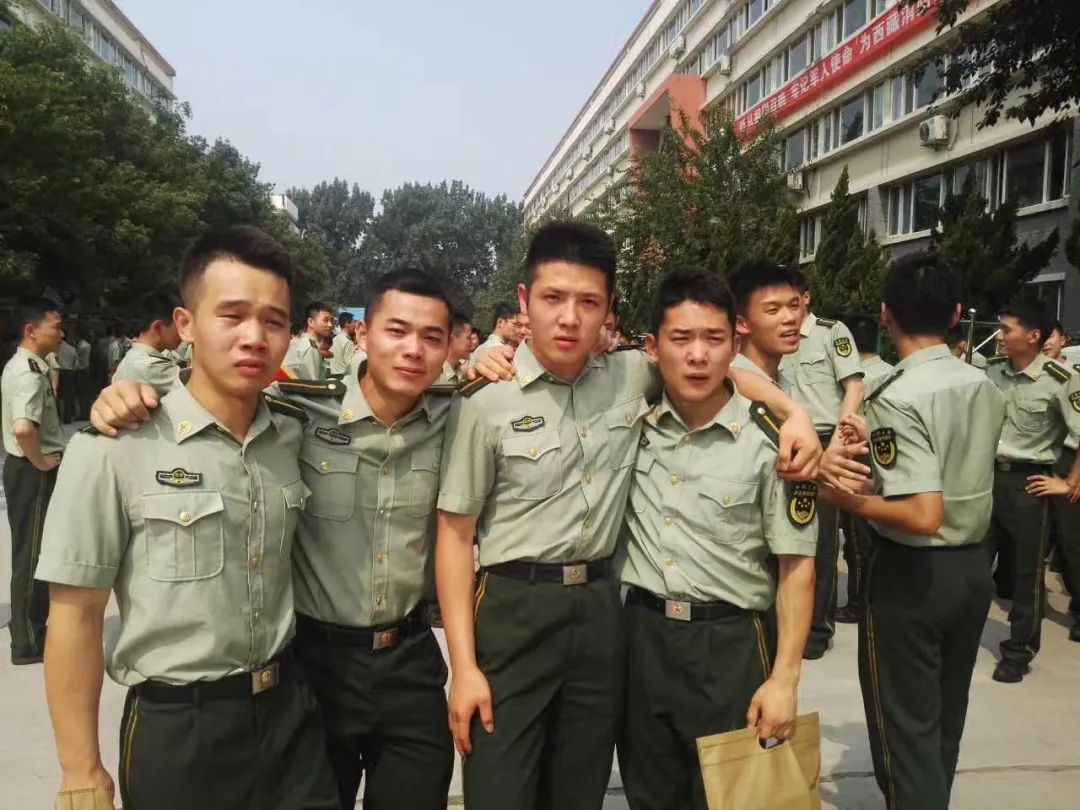 从「学生兵」蜕变成消防指战员,95 后男孩的"特勤"