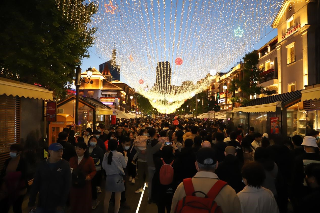 “霸屏”不过瘾 天津意风区持续放送精彩大片（最新发布）