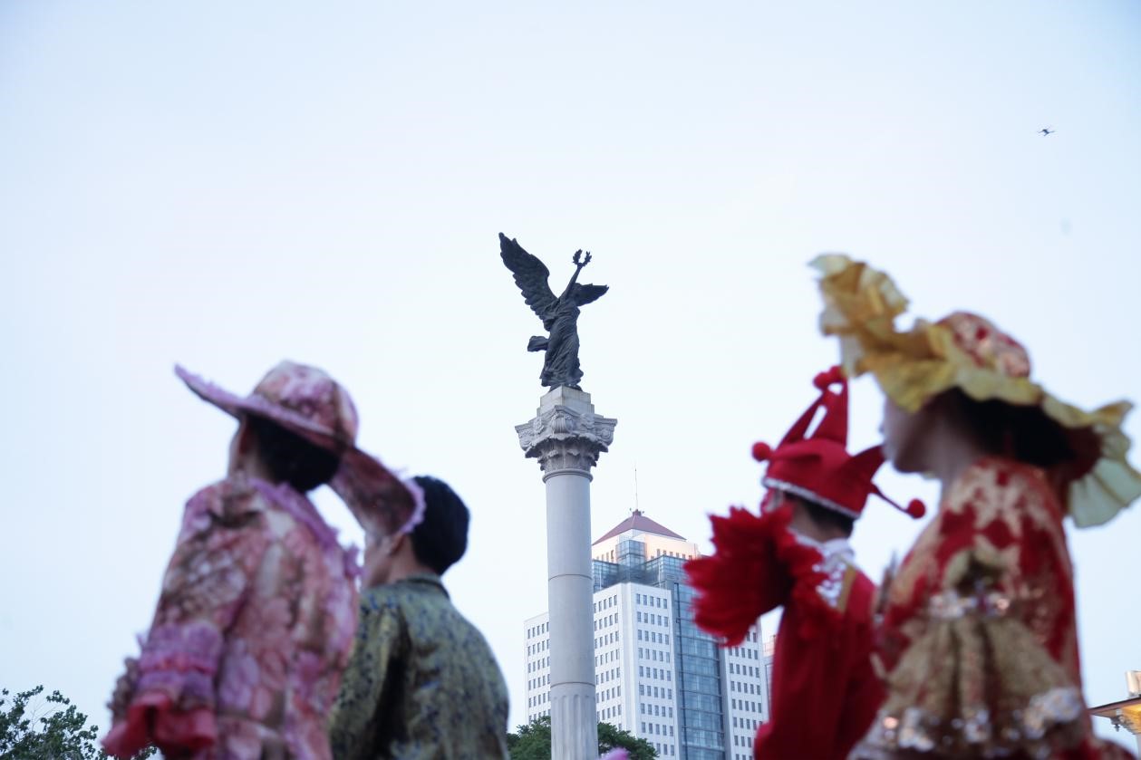 “霸屏”不过瘾 天津意风区持续放送精彩大片（最新发布）