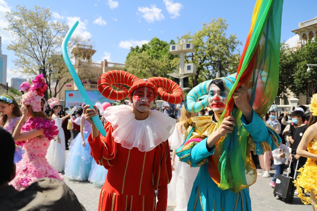 “霸屏”不过瘾 天津意风区持续放送精彩大片（最新发布）