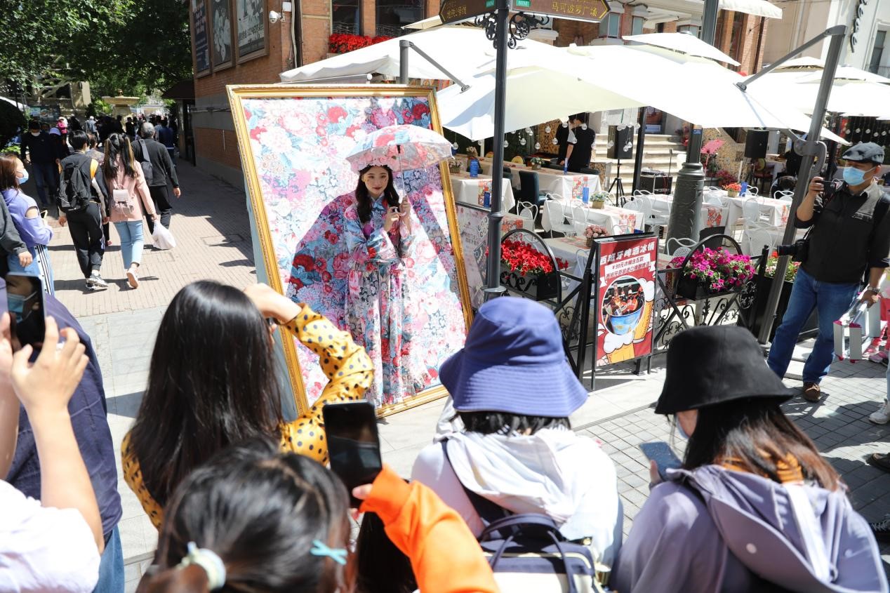 “霸屏”不过瘾 天津意风区持续放送精彩大片（最新发布）