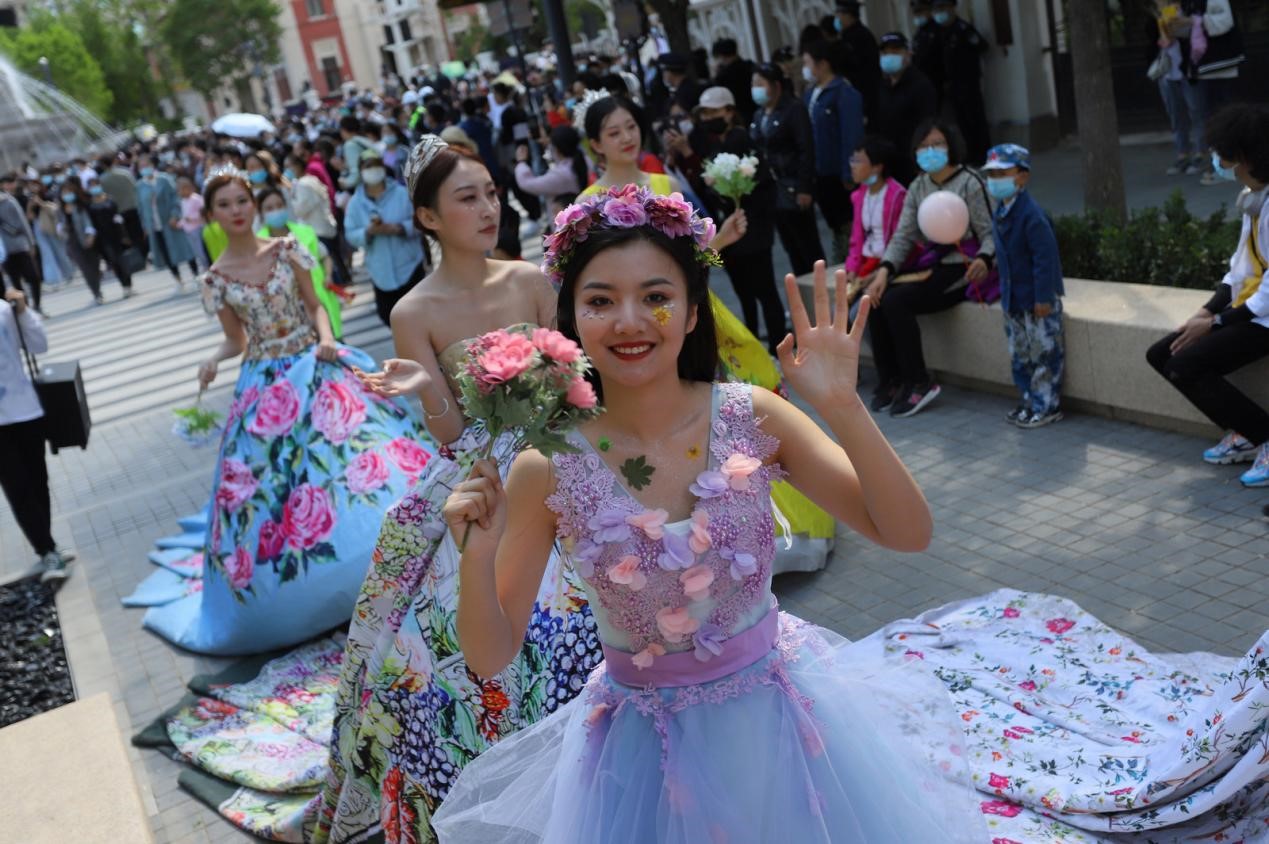 “霸屏”不过瘾 天津意风区持续放送精彩大片（最新发布）