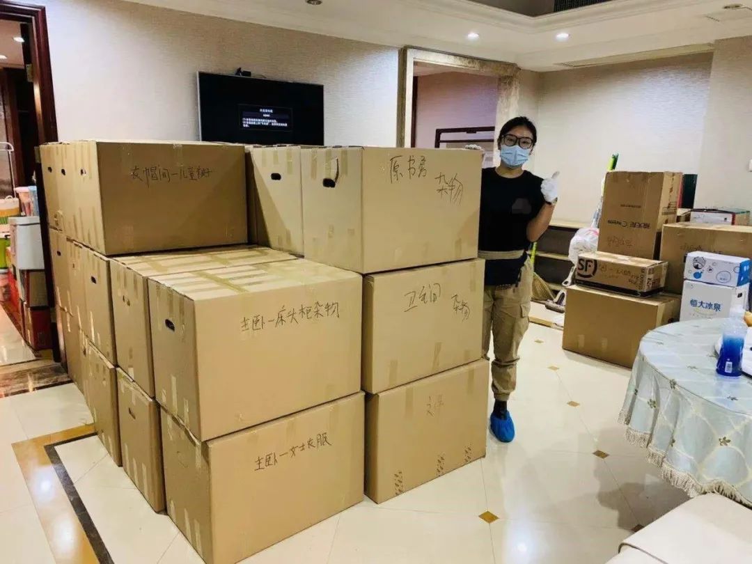 天津33岁小伙兼职做整理师走红！月入过万！（最新发布）