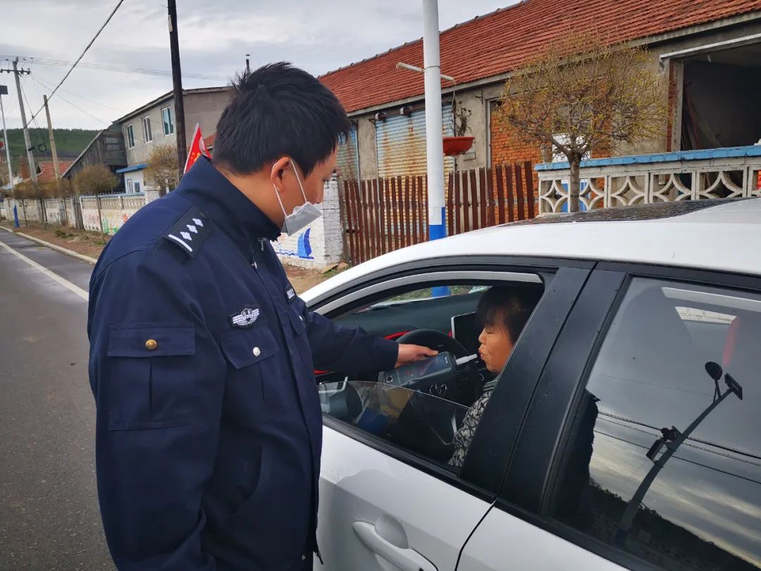 我为群众办实事汪清县公安局各派出所立足岗位竭诚为民
