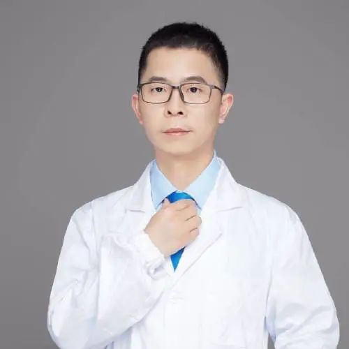8日上午,@皮肤科医生林小清 将微博内容设置为暂不可见.