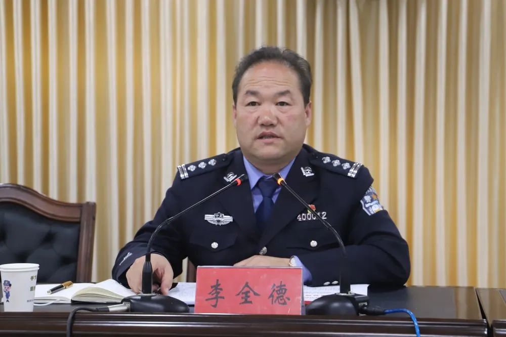 固原交警