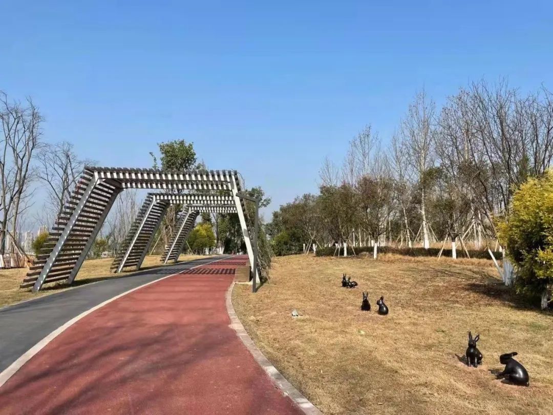 一脉是"通往自然之脉" 为公园主脉络 一直延伸至重庆九曲河湿地公园