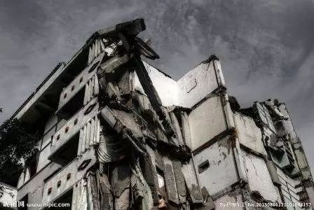 5.12汶川大地震纪录片,5.12汶川大地震纪念 的导演杜海滨这样说,这部纪录片的名字来自一个时间:5·12地震发生时