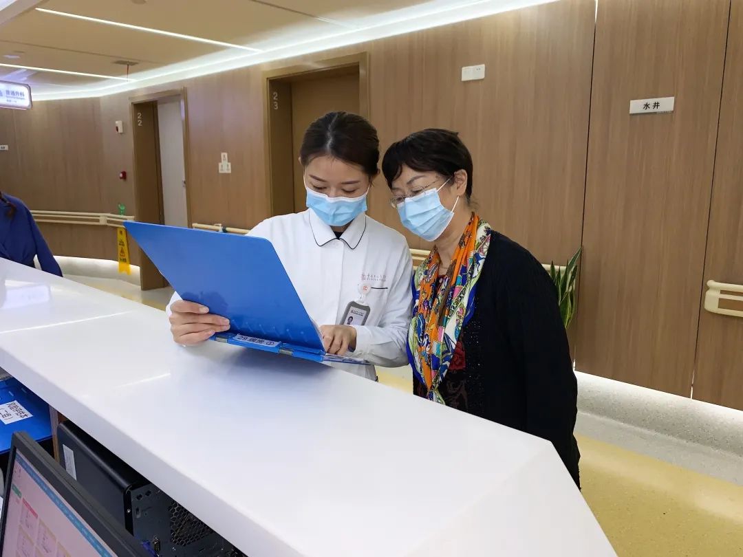 重庆10.94万名“白衣天使”，“手”护生命之光（最新发布）