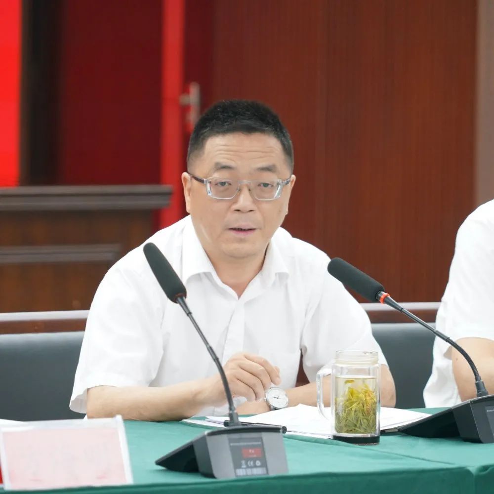 回顾查摆提振二季度工作推进会绩效冲刺半年红