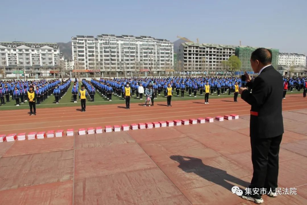 我们分别到集安市第二中学,集安经济开发区中心小学,集安市第七中学