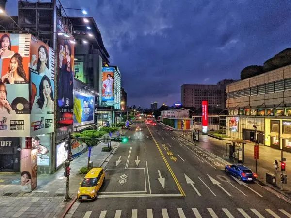 台湾疫情持续升温,台北市及新北市15日起升至三级警戒,16日台湾本土单