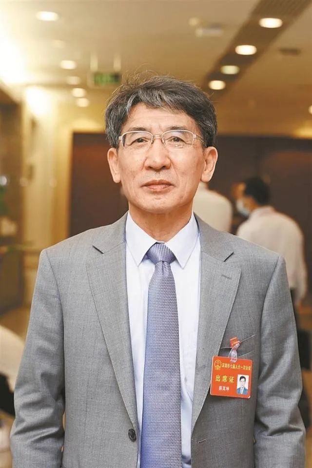 两会声音中国科学院院士南方科技大学校长薛其坤应立法保障大型科学