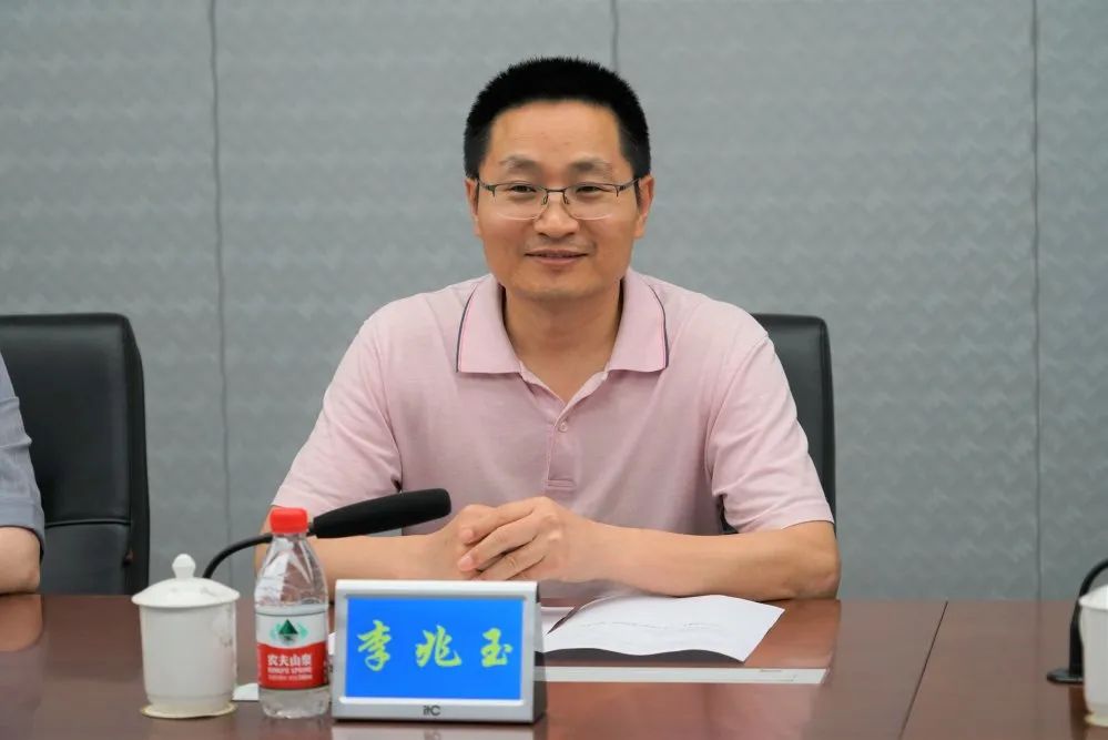 李兆玉副院长表示,共建教育实践基地是构建教育研究实践与法律审判