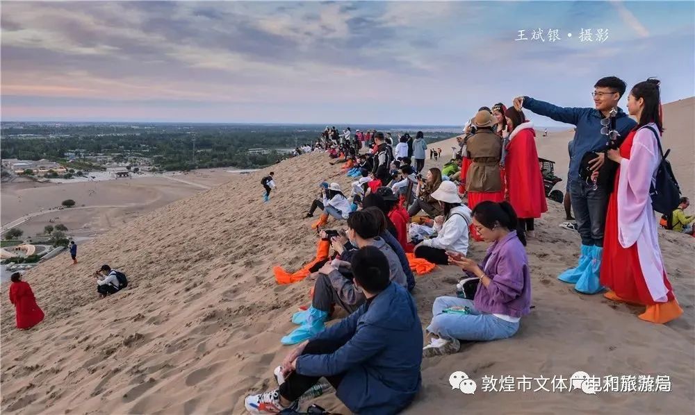 【甘肃敦煌】大漠雨后美景如画,引万人观赏