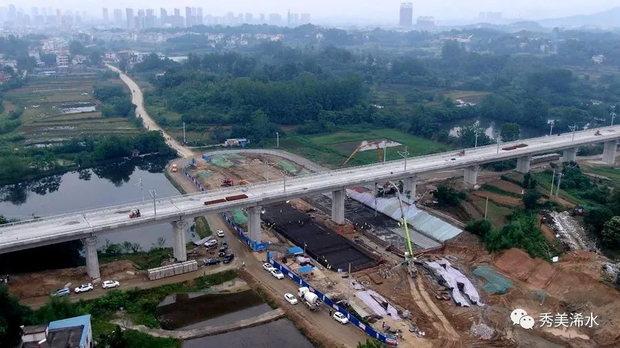 关注高铁新区浠水下穿通道项目桥梁板浇筑施工启动
