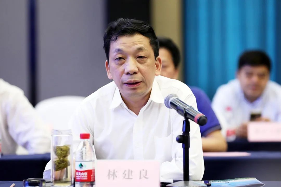 省工商联副主席林建良,市工商联党组成员,二级调研员李光辉,县委副