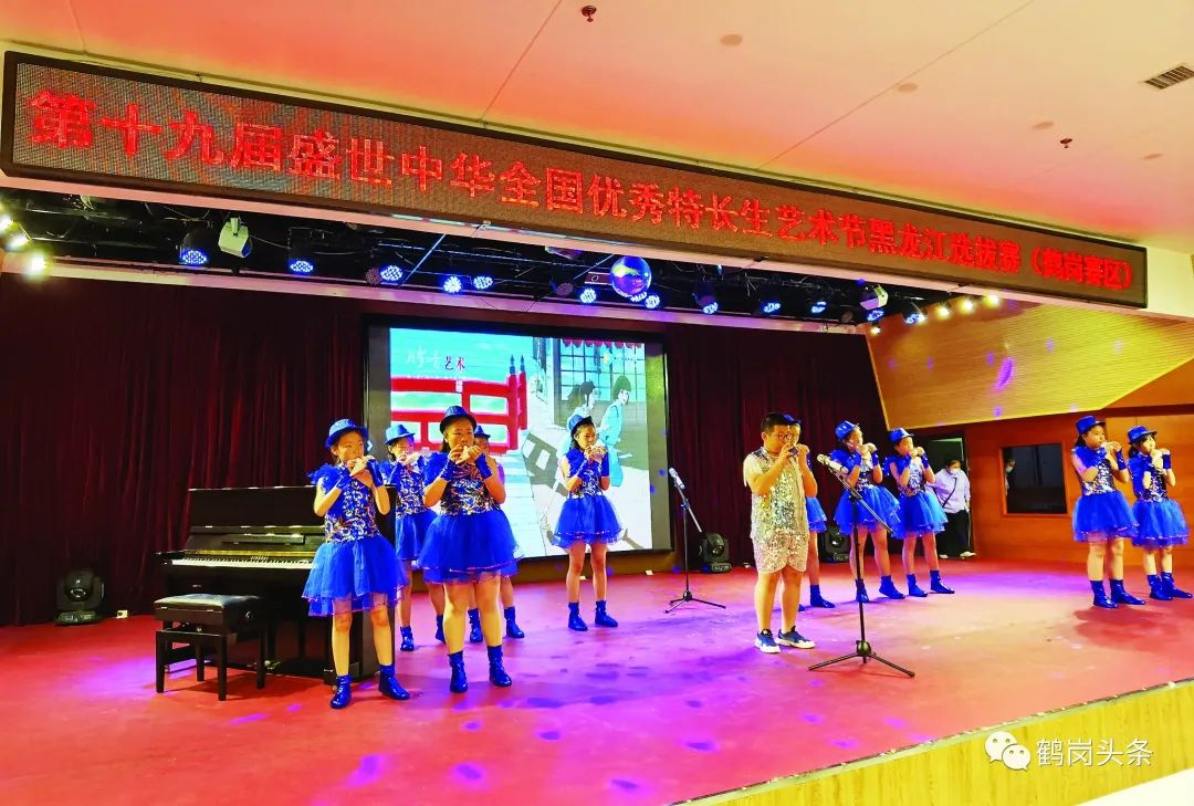 陶笛群体节目表演6岁钢琴选手朱星羽表演《四小天鹅》参赛选手表演