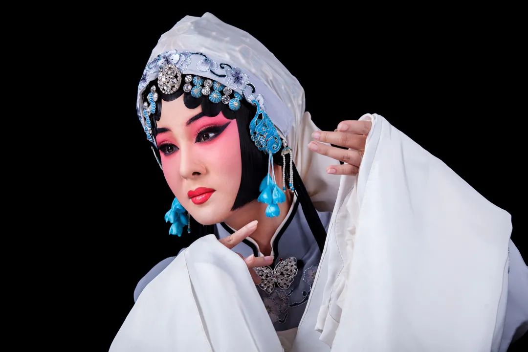 六场:省戏曲艺术剧院邀您5月28日,6月4日晚上19:30分云看经典黄梅戏