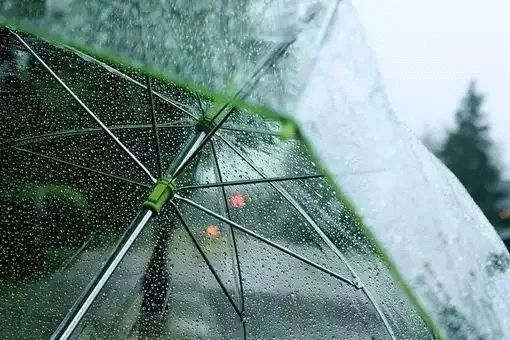 打雷下雨降温…就连"ufo"也来凑热闹?| 辽婶儿聊天