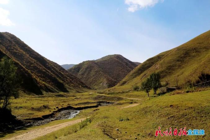 坐落在今积石山县吹麻滩镇南约25里的大峡峡口.