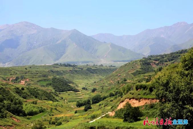 位于今积石山县居家集的甘藏沟中,东距丹凤山村约5里,关口曾设石栅一