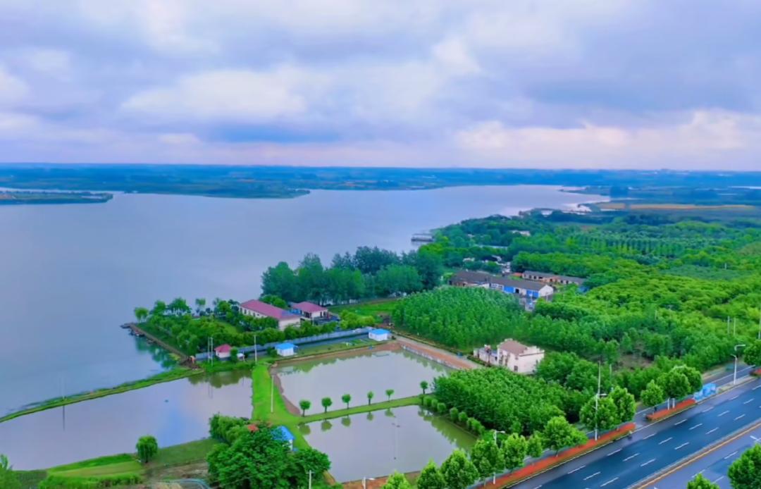 龙门寺水库,双凤湖水库,陶老坝水库等大大小小的水库,写就了长丰烟波