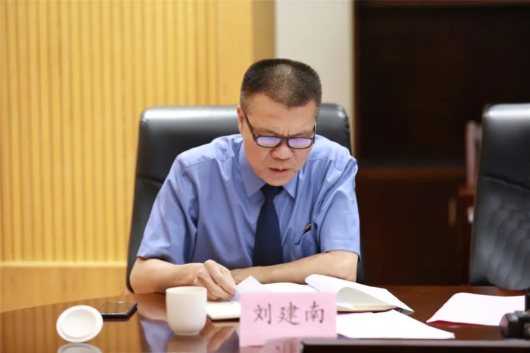 检委会专职委员刘建南检委会专职委员杨文鹏党组书记,检察长欧阳伟