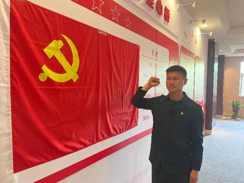 【党旗下我成长·第一书记篇】在希望的田野上