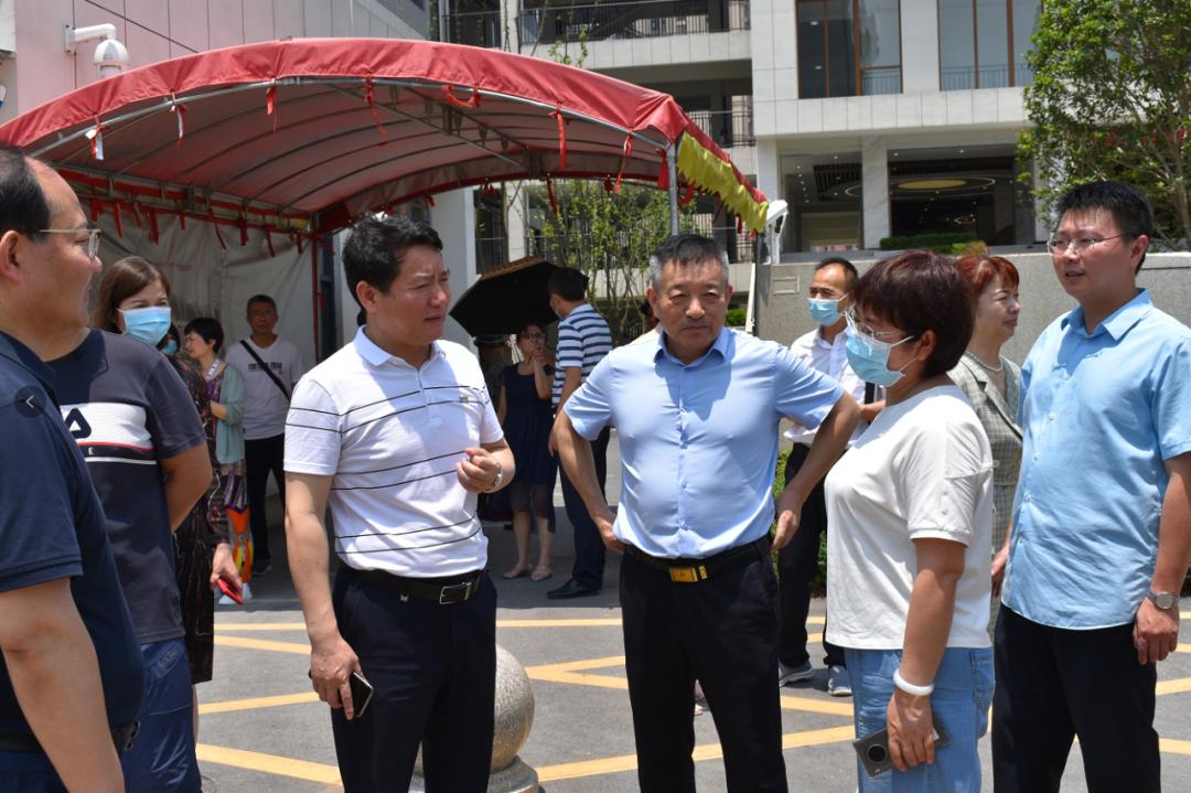 蒲春侠一行到我区考察全国文明城市创建工作,市文明办副主任郭国亮