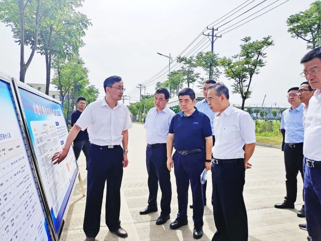 张岳峰在博望区督查重点项目建设时强调