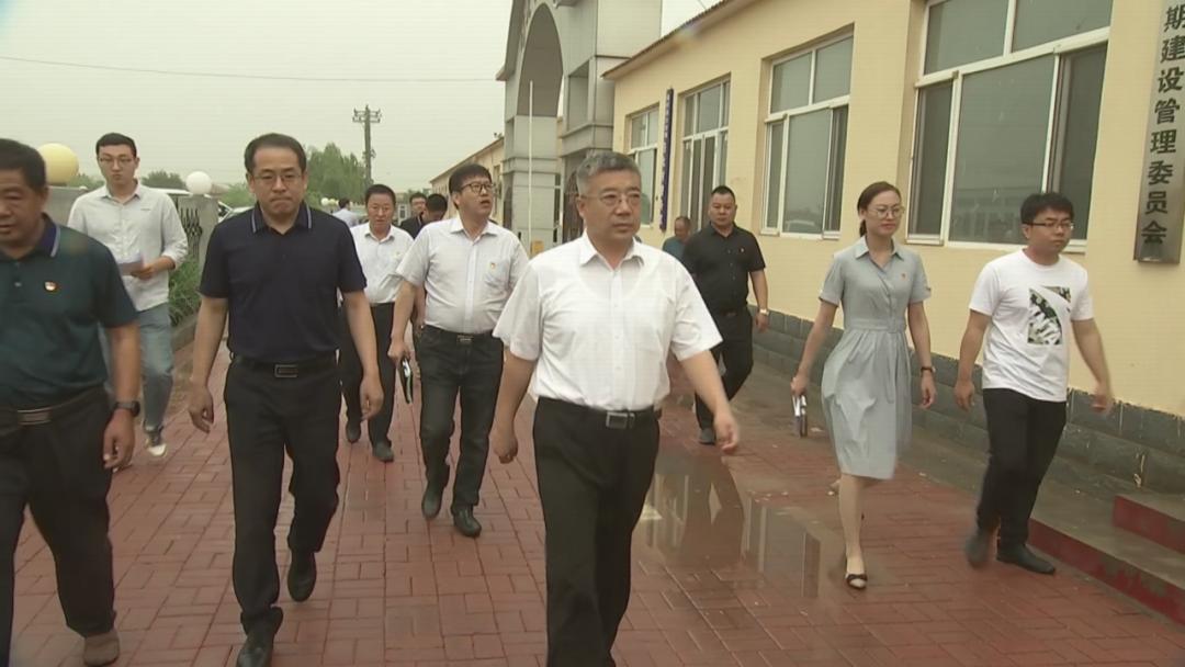 县委书记张国辉到部分乡镇及企业调研