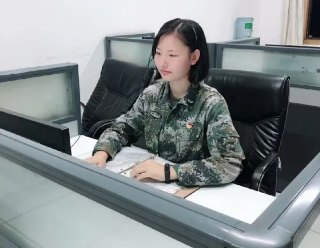 以兵为荣征文退役女兵谢亚玲兵心依旧