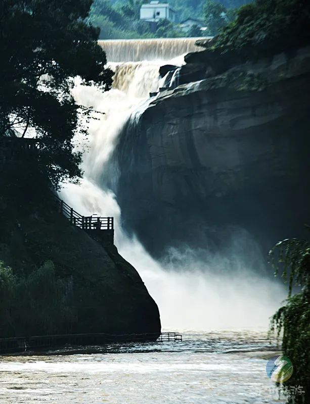 瀑布▼合江玉兰山合江玉兰山烟雨岩瀑布▼纳溪天仙硐纳溪天仙硐瀑布▼