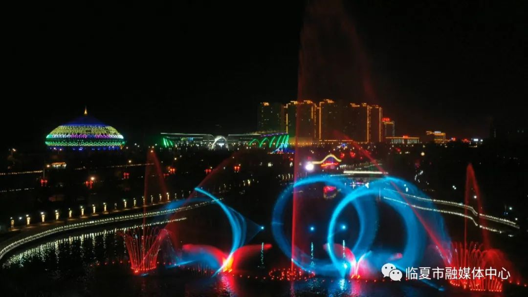 白天不懂夜的美临夏越夜越美丽