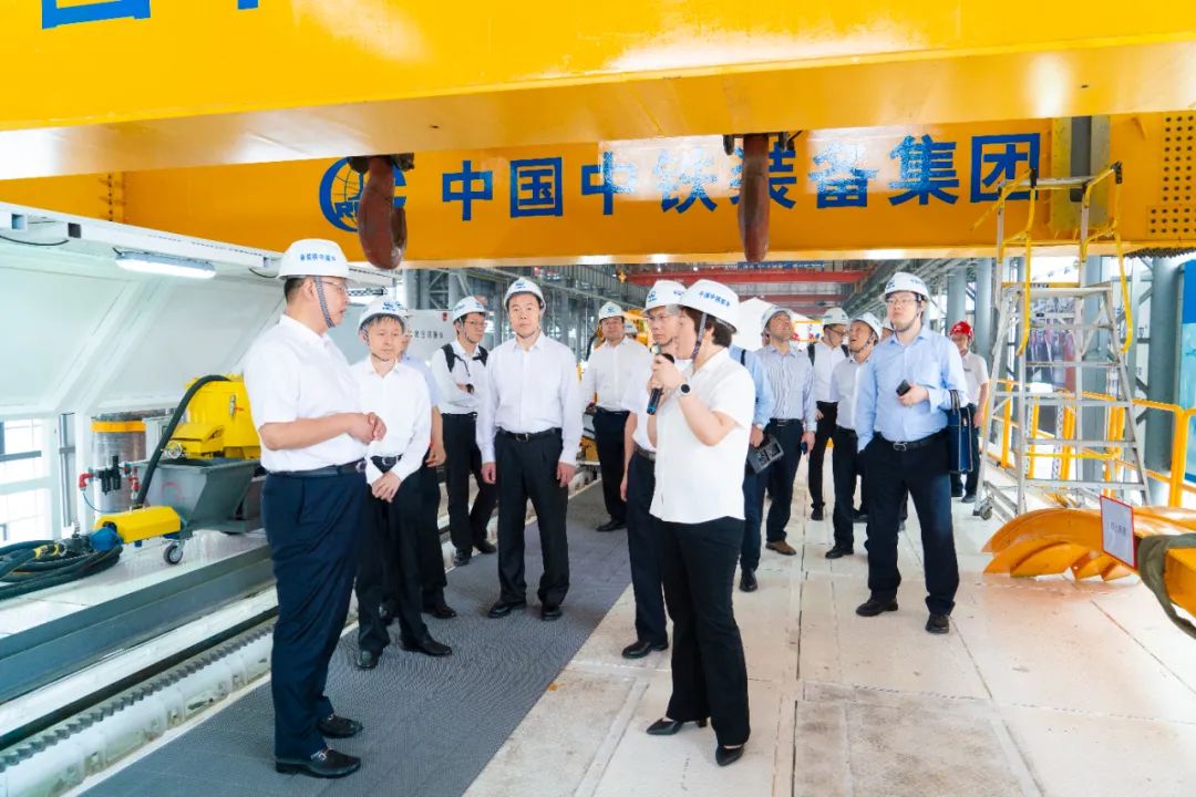 陈文健与河南省省长王凯会谈,并开展工作调研