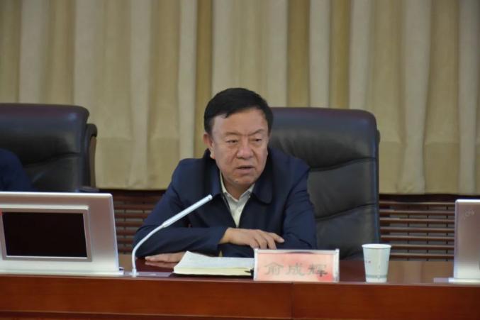 甘南州委常委,州委统战部部长,州政协党组副书记石占良主持会议.