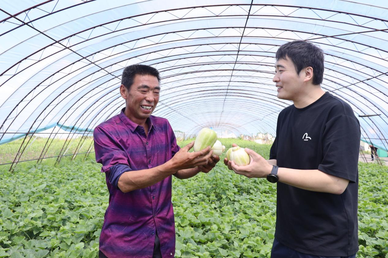 黑龙江明水县乡村振兴路上的幸福笑脸