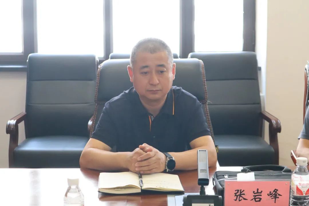 区委组织部副部长张岩峰,区委政法委副书记刘国军,区纪委派驻法院