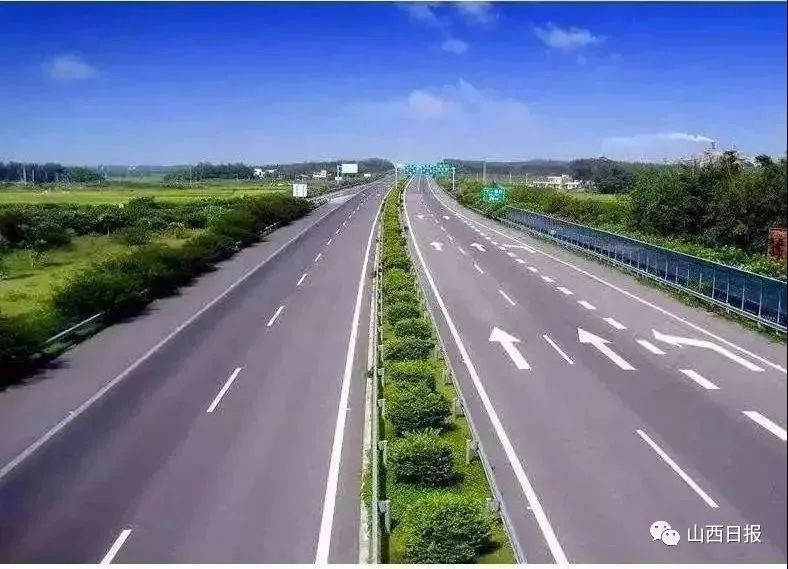在全国共选出87个公路水运工程在建项目,我省临猗黄河大桥,黎霍高速