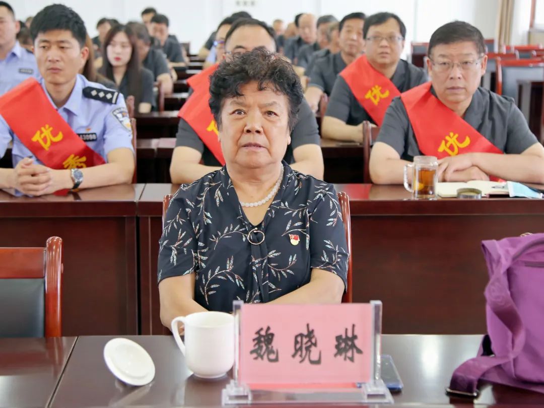 魏晓琳,女,1946年生,1966年4月1日加入中国共产党,党龄55年.