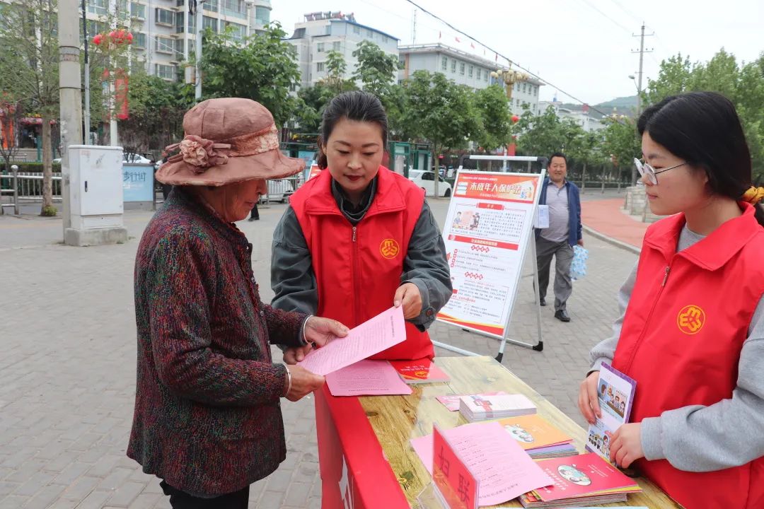 乡风文明建设漳县妇联开展移风易俗宣传活动